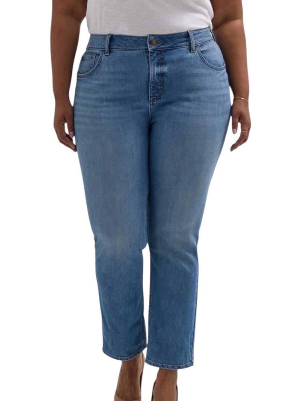 Lee Women’s Plus Midrise Relaxed Fit Straight Leg Jean